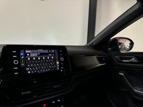 Volkswagen T-Roc 1.5 TSI R-Line Business PANO KEYLESS