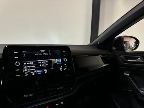 Volkswagen T-Roc 1.5 TSI R-Line Business PANO KEYLESS
