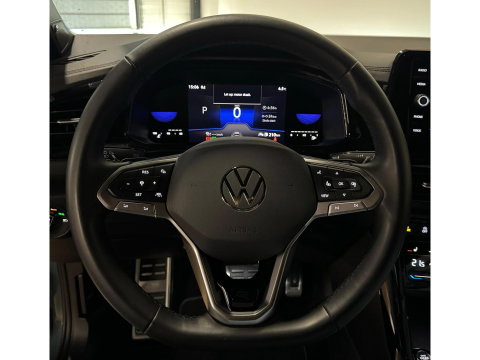 Volkswagen T-Roc 1.5 TSI R-Line Business PANO KEYLESS