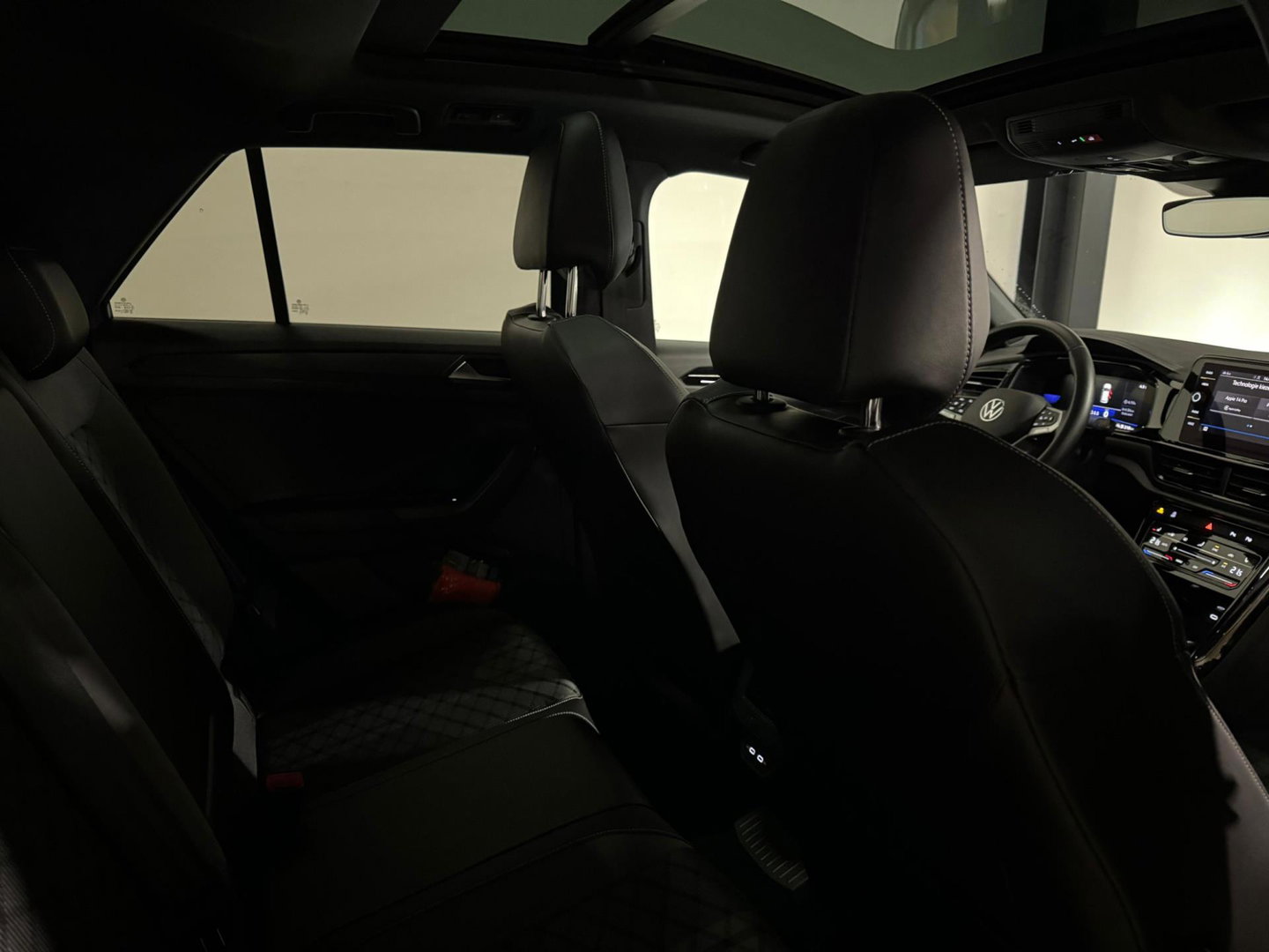 Volkswagen T-Roc 1.5 TSI R-Line Business PANO KEYLESS