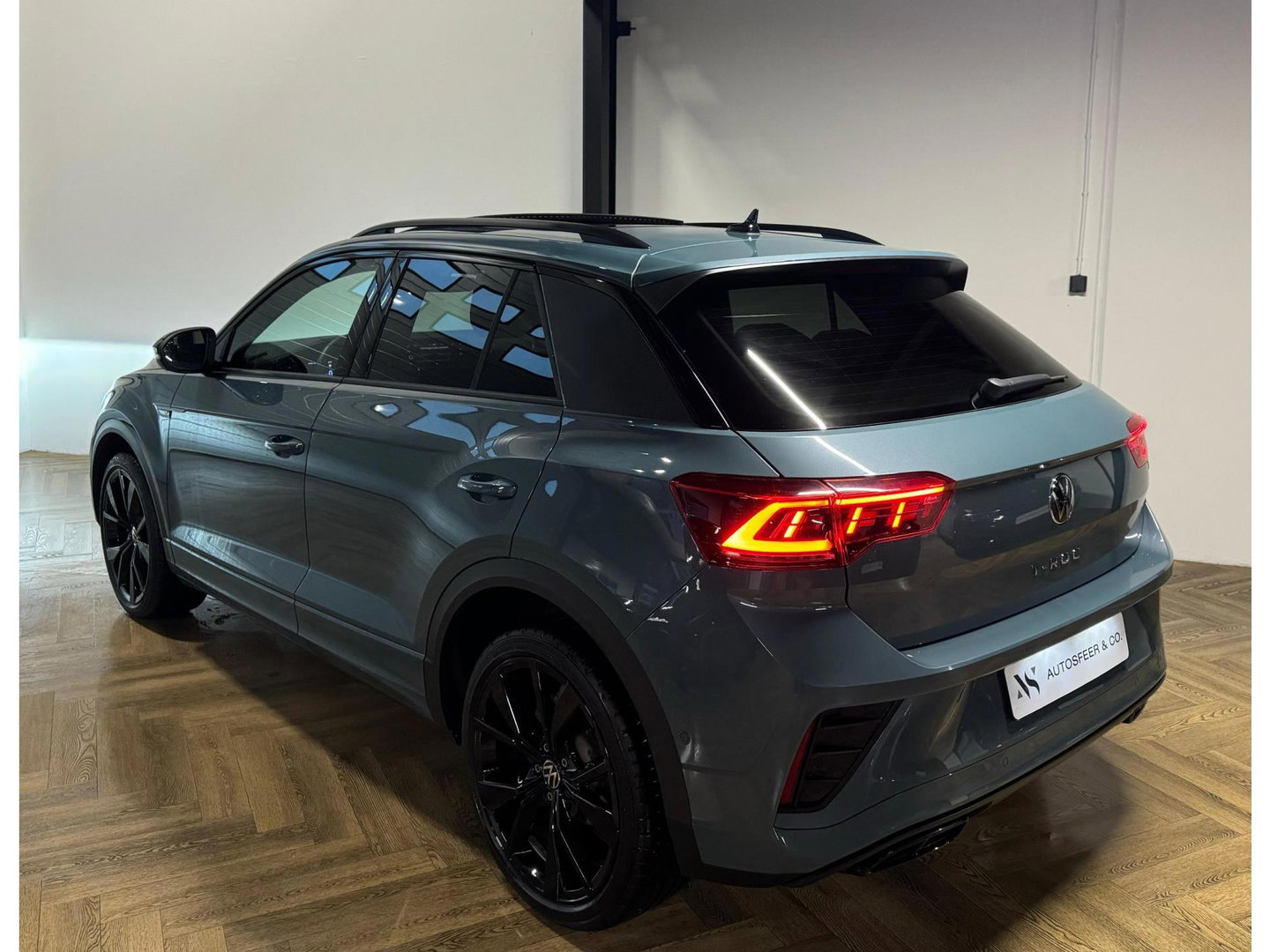 Volkswagen T-Roc 1.5 TSI R-Line Business PANO KEYLESS