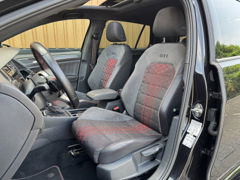 Volkswagen Golf 2.0 TSI GTI TCR | Performance Pack | 290 PK! | Panoramdak | Rijmodus | Dodehoeksensor | Lane Assist | Navigatie | Stoelverwarming | Adaptieve Cruise Control | LED | DAB | Keyless Entry / Go |