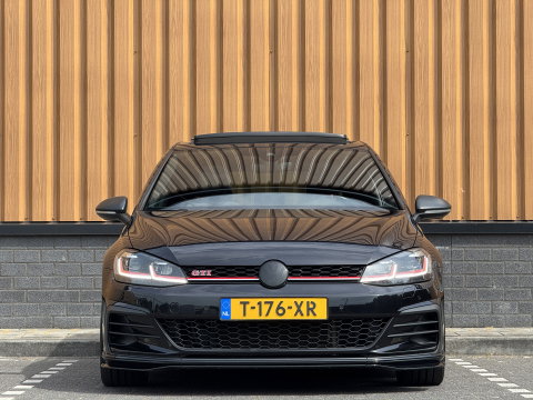 Volkswagen Golf 2.0 TSI GTI TCR | Performance Pack | 290 PK! | Panoramdak | Rijmodus | Dodehoeksensor | Lane Assist | Navigatie | Stoelverwarming | Adaptieve Cruise Control | LED | DAB | Keyless Entry / Go |