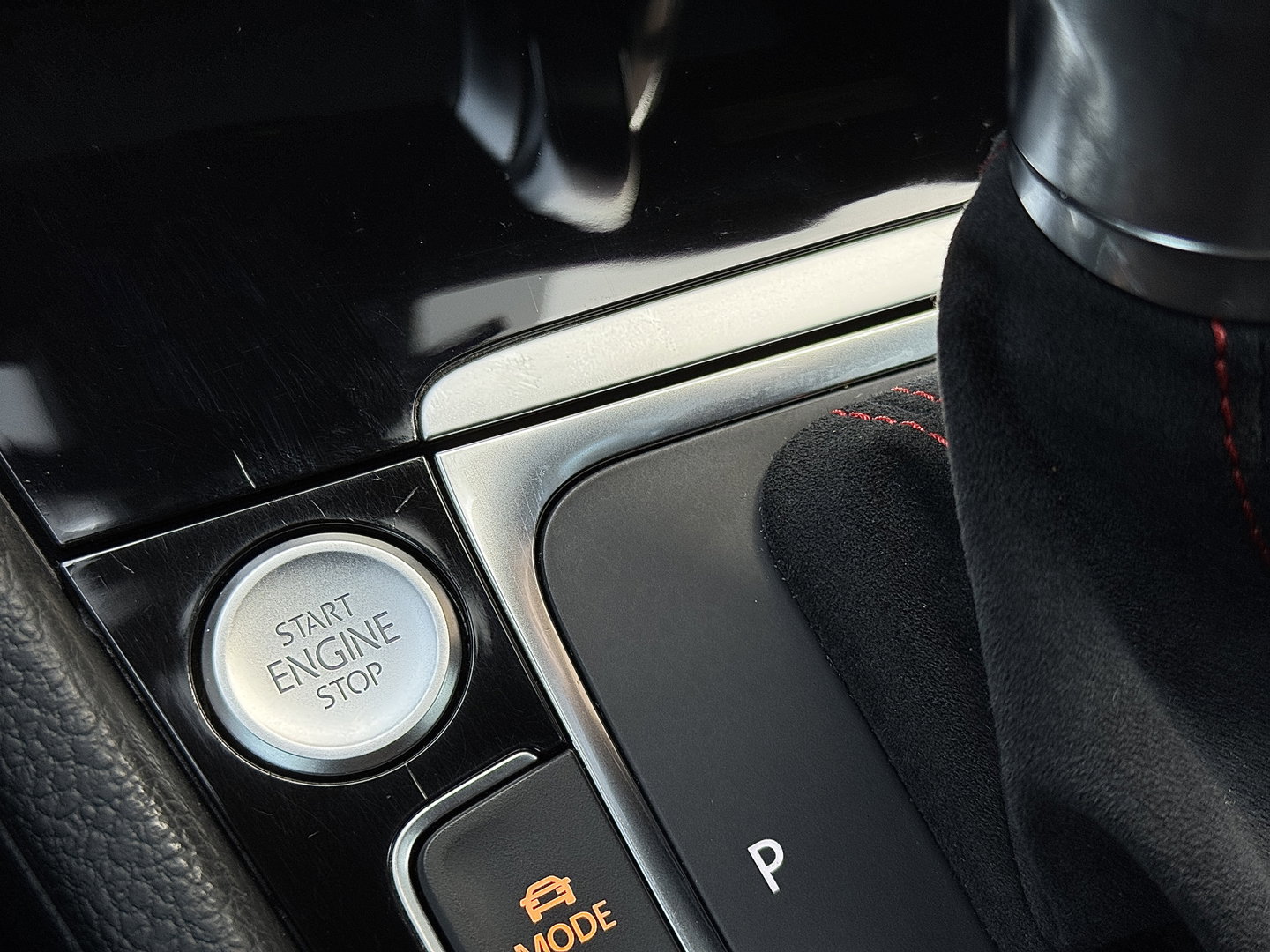 Volkswagen Golf 2.0 TSI GTI TCR | Performance Pack | 290 PK! | Panoramdak | Rijmodus | Dodehoeksensor | Lane Assist | Navigatie | Stoelverwarming | Adaptieve Cruise Control | LED | DAB | Keyless Entry / Go |