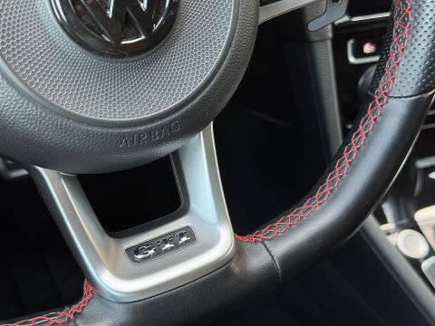 Volkswagen Golf 2.0 TSI GTI TCR | Performance Pack | 290 PK! | Panoramdak | Rijmodus | Dodehoeksensor | Lane Assist | Navigatie | Stoelverwarming | Adaptieve Cruise Control | LED | DAB | Keyless Entry / Go |