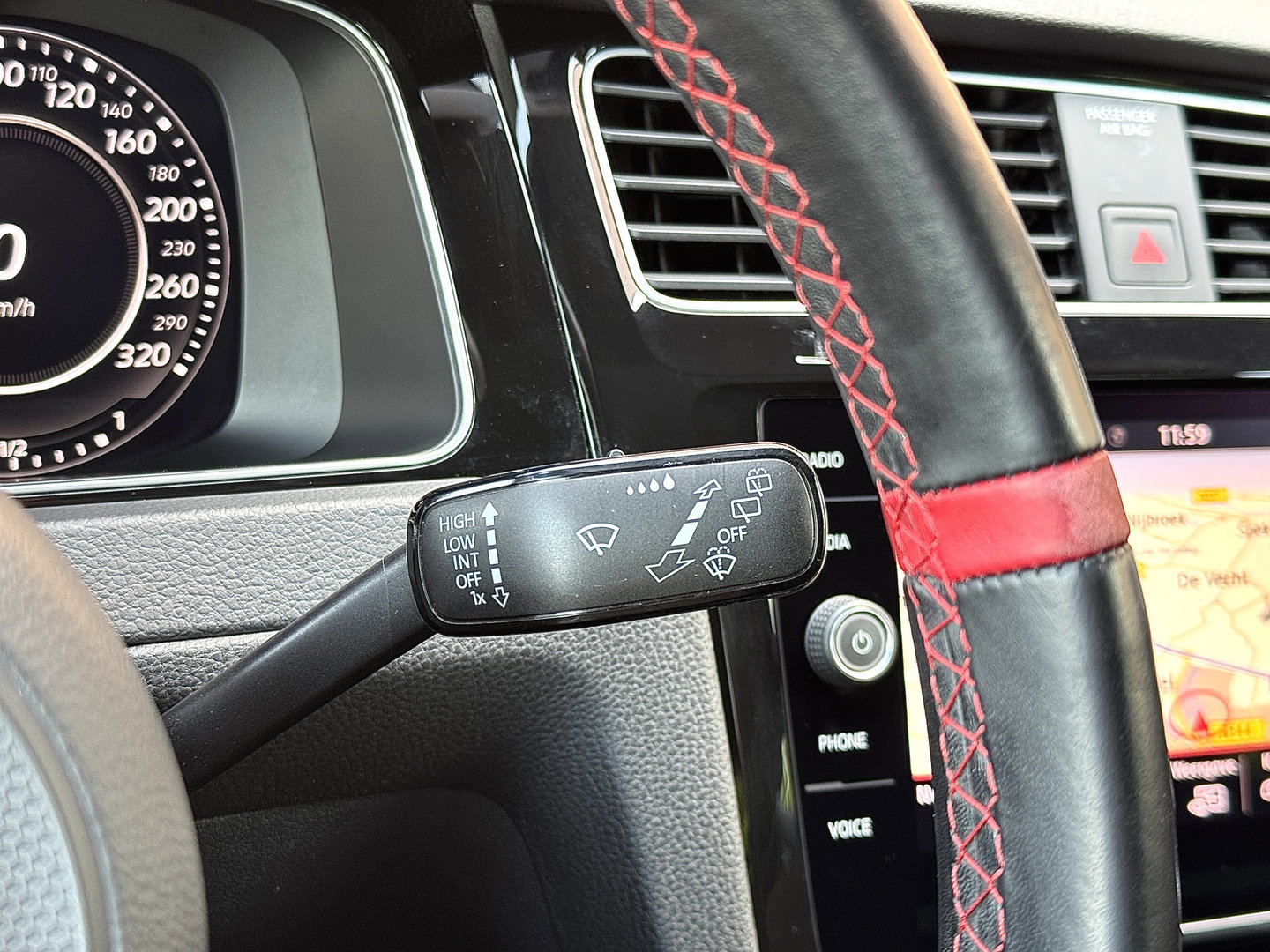 Volkswagen Golf 2.0 TSI GTI TCR | Performance Pack | 290 PK! | Panoramdak | Rijmodus | Dodehoeksensor | Lane Assist | Navigatie | Stoelverwarming | Adaptieve Cruise Control | LED | DAB | Keyless Entry / Go |