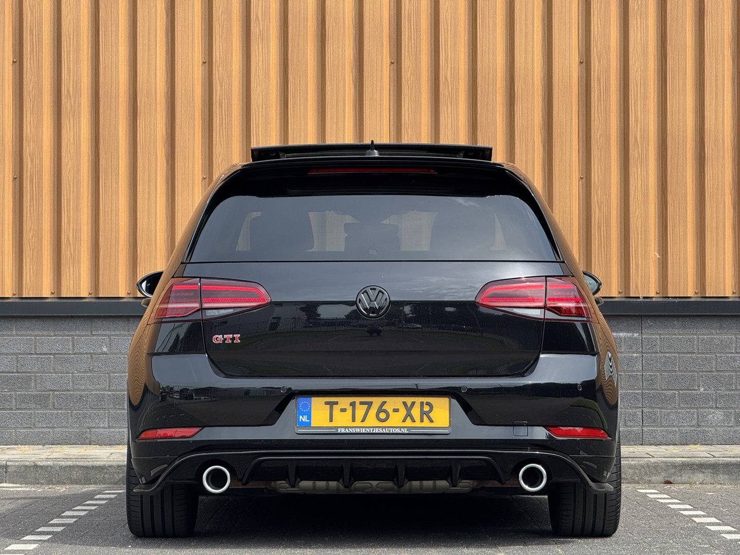 Volkswagen Golf 2.0 TSI GTI TCR | Performance Pack | 290 PK! | Panoramdak | Rijmodus | Dodehoeksensor | Lane Assist | Navigatie | Stoelverwarming | Adaptieve Cruise Control | LED | DAB | Keyless Entry / Go |
