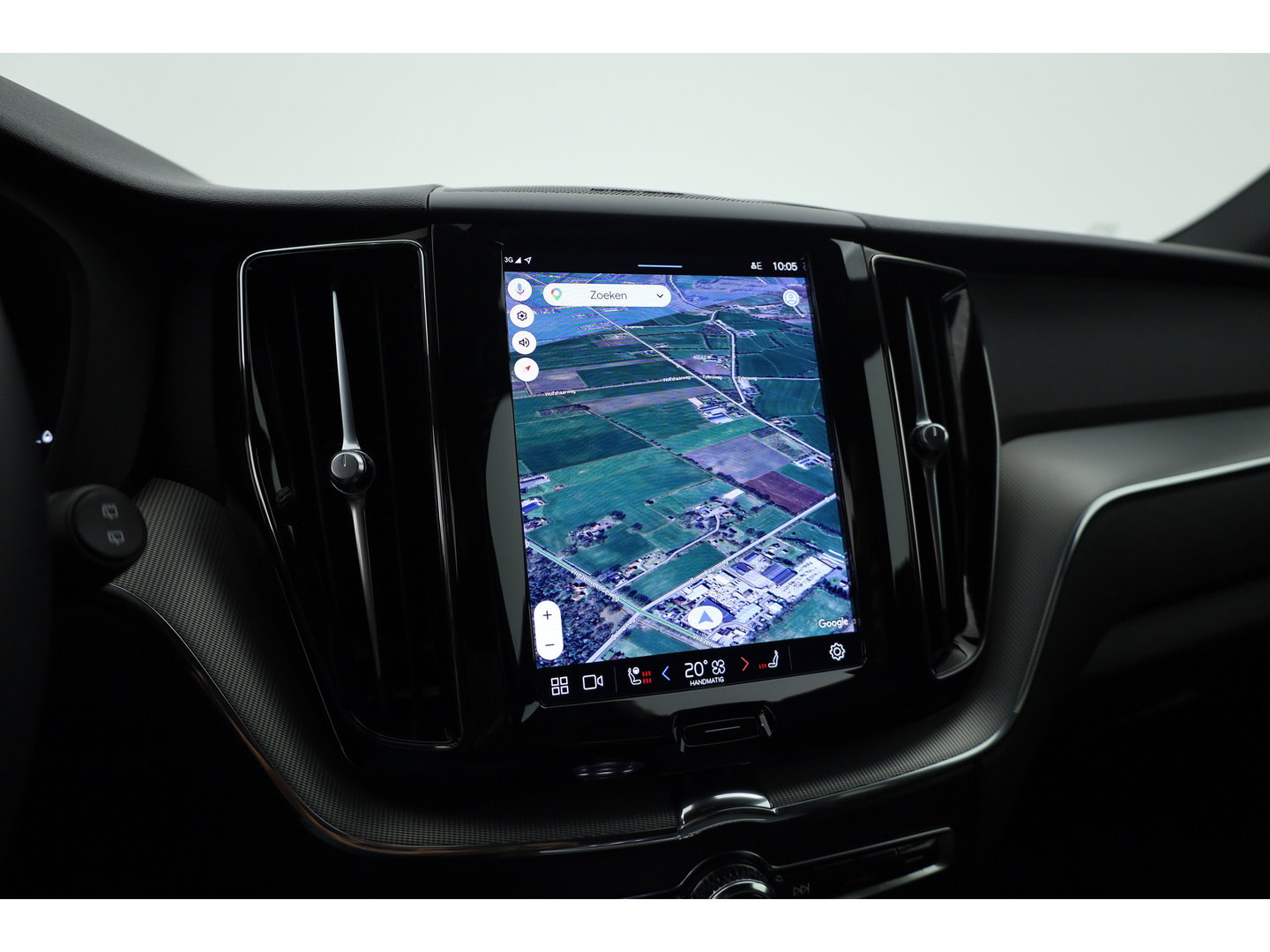 Volvo XC60 2.0 T8 Plug-in hybrid AWD Plus Dark | 455 PK |Luchtvering |  Sportstoelen | Zwarte hemel | 360 camera |