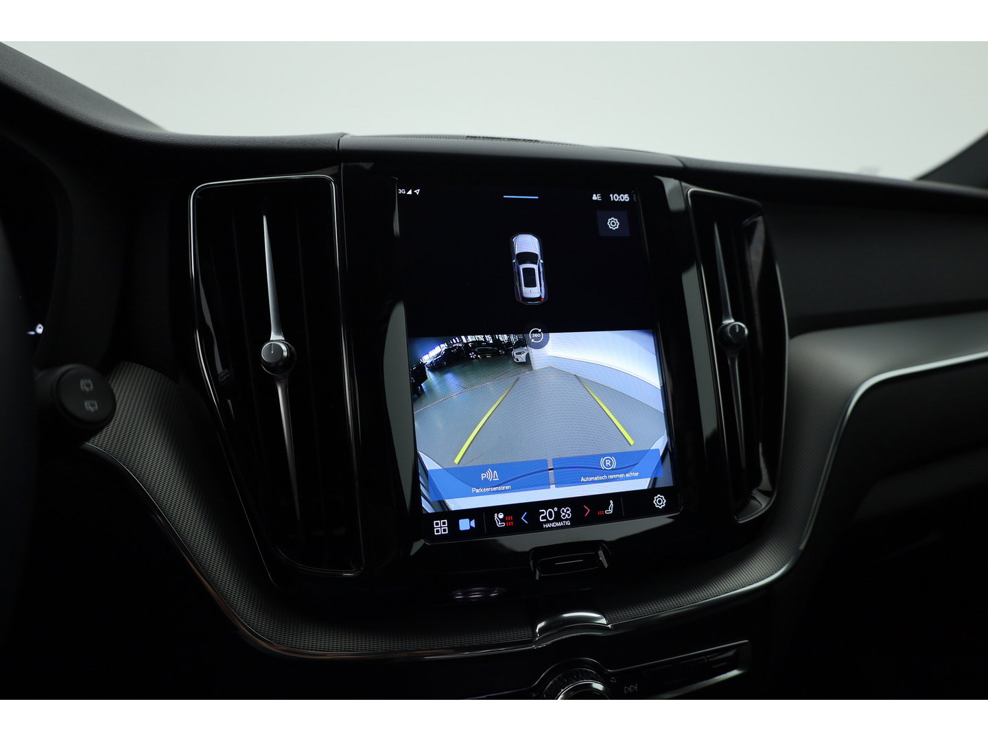 Volvo XC60 2.0 T8 Plug-in hybrid AWD Plus Dark | 455 PK |Luchtvering |  Sportstoelen | Zwarte hemel | 360 camera |