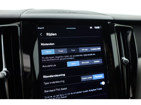 Volvo XC60 2.0 T8 Plug-in hybrid AWD Plus Dark | 455 PK |Luchtvering |  Sportstoelen | Zwarte hemel | 360 camera |
