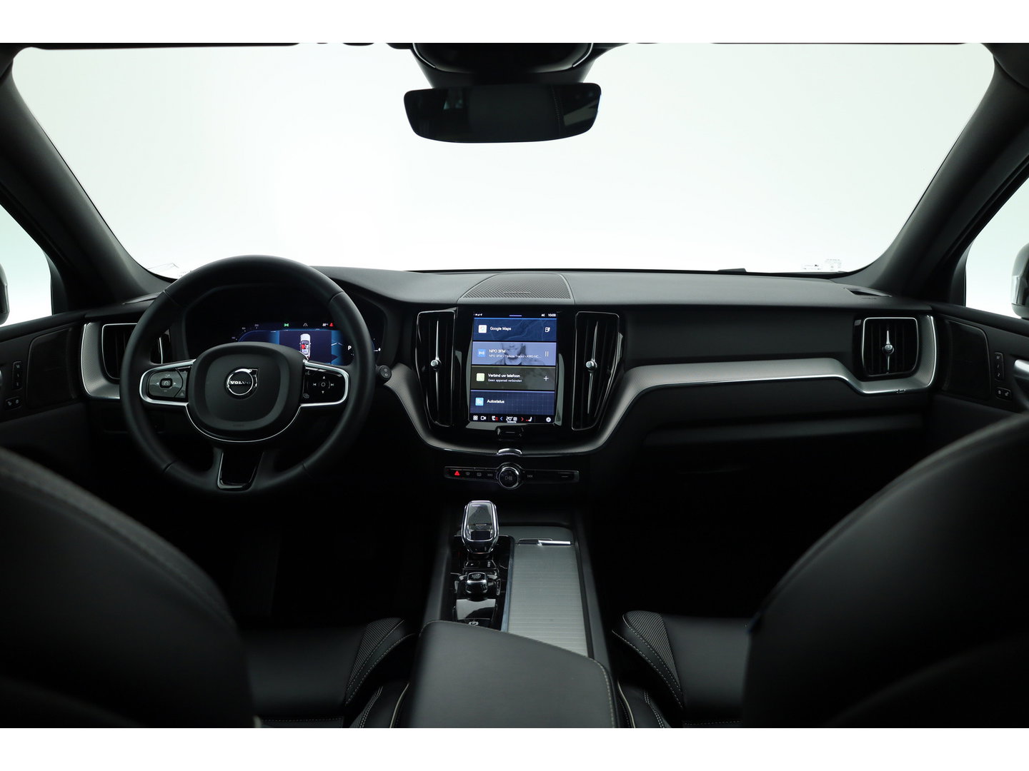 Volvo XC60 2.0 T8 Plug-in hybrid AWD Plus Dark | 455 PK |Luchtvering |  Sportstoelen | Zwarte hemel | 360 camera |