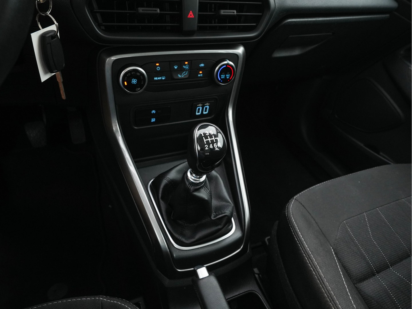 Ford EcoSport 1.0 EcoBoost Trend Ultimate (INCL-BTW) *NAVI-FULLMAP | CRUISE | COMFORTSEATS | FORD-SYNC3-AUDIO | PDC | TOWBAR *