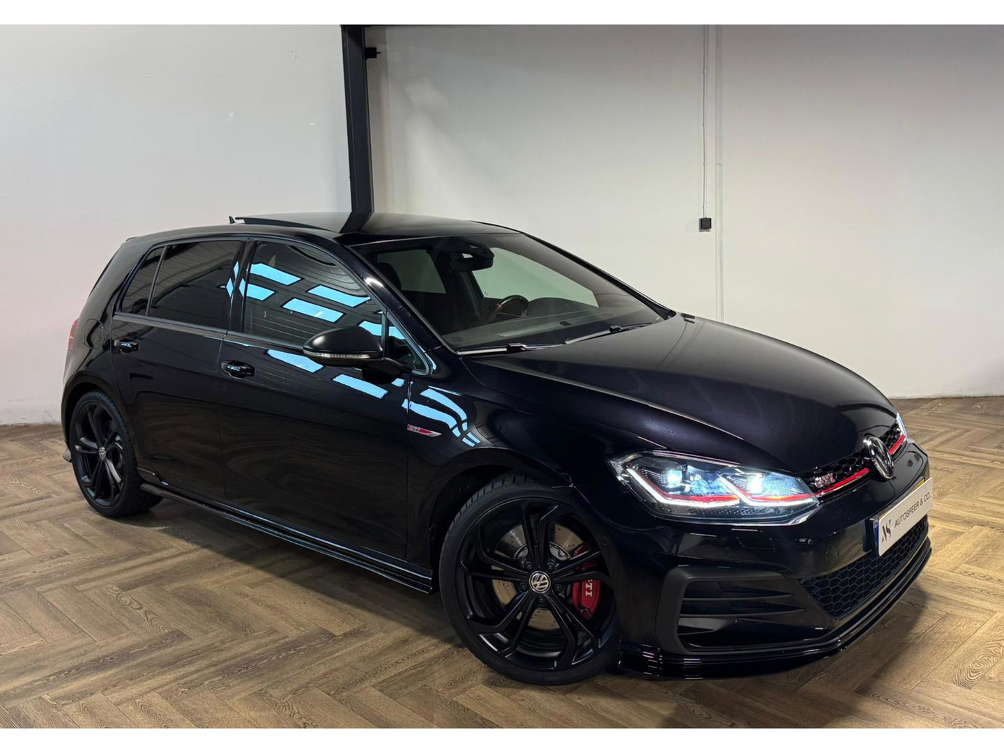 Volkswagen Golf 2.0 TSI GTI TCR PANO KEYLESS