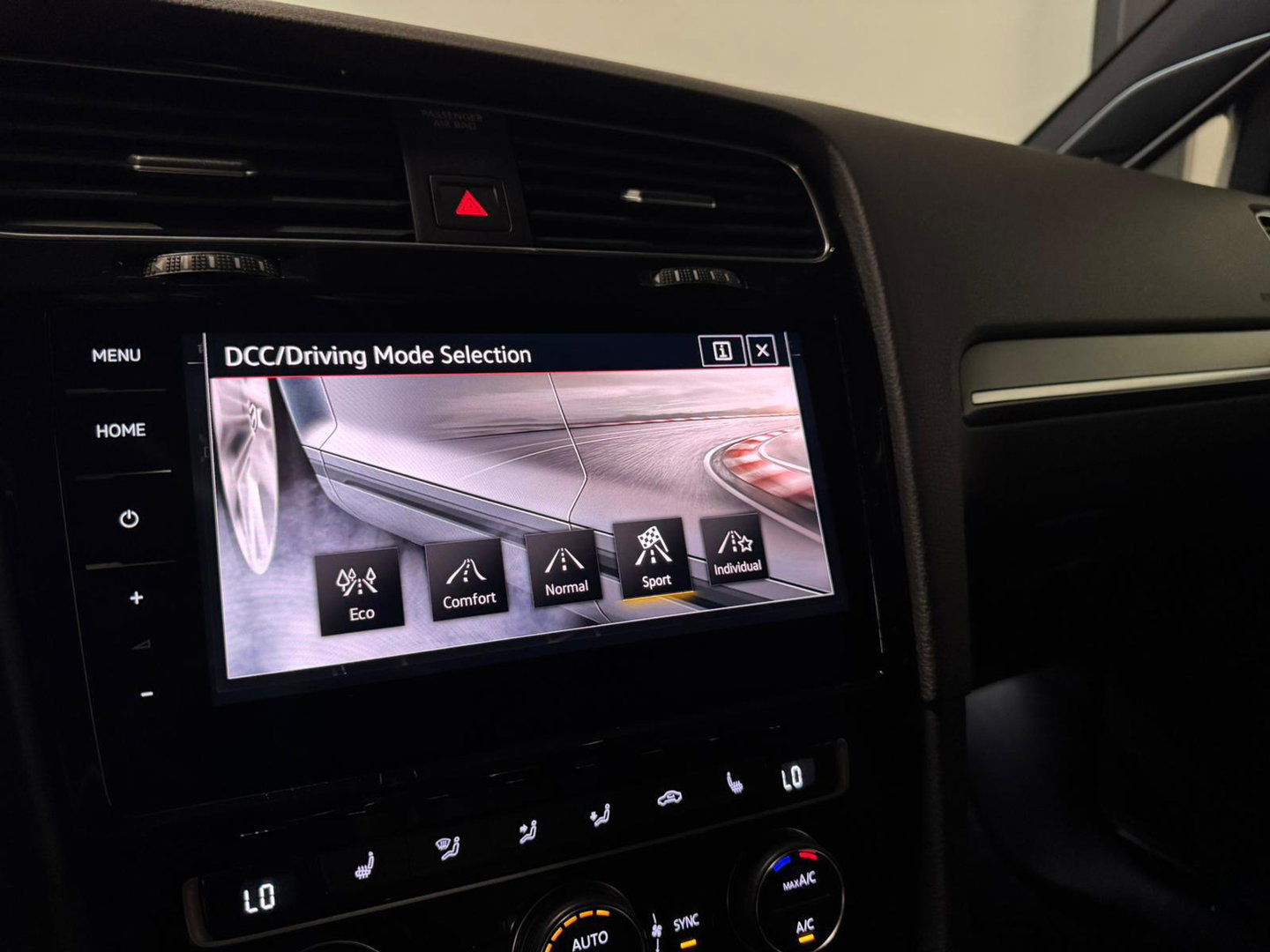Volkswagen Golf 2.0 TSI GTI TCR PANO KEYLESS