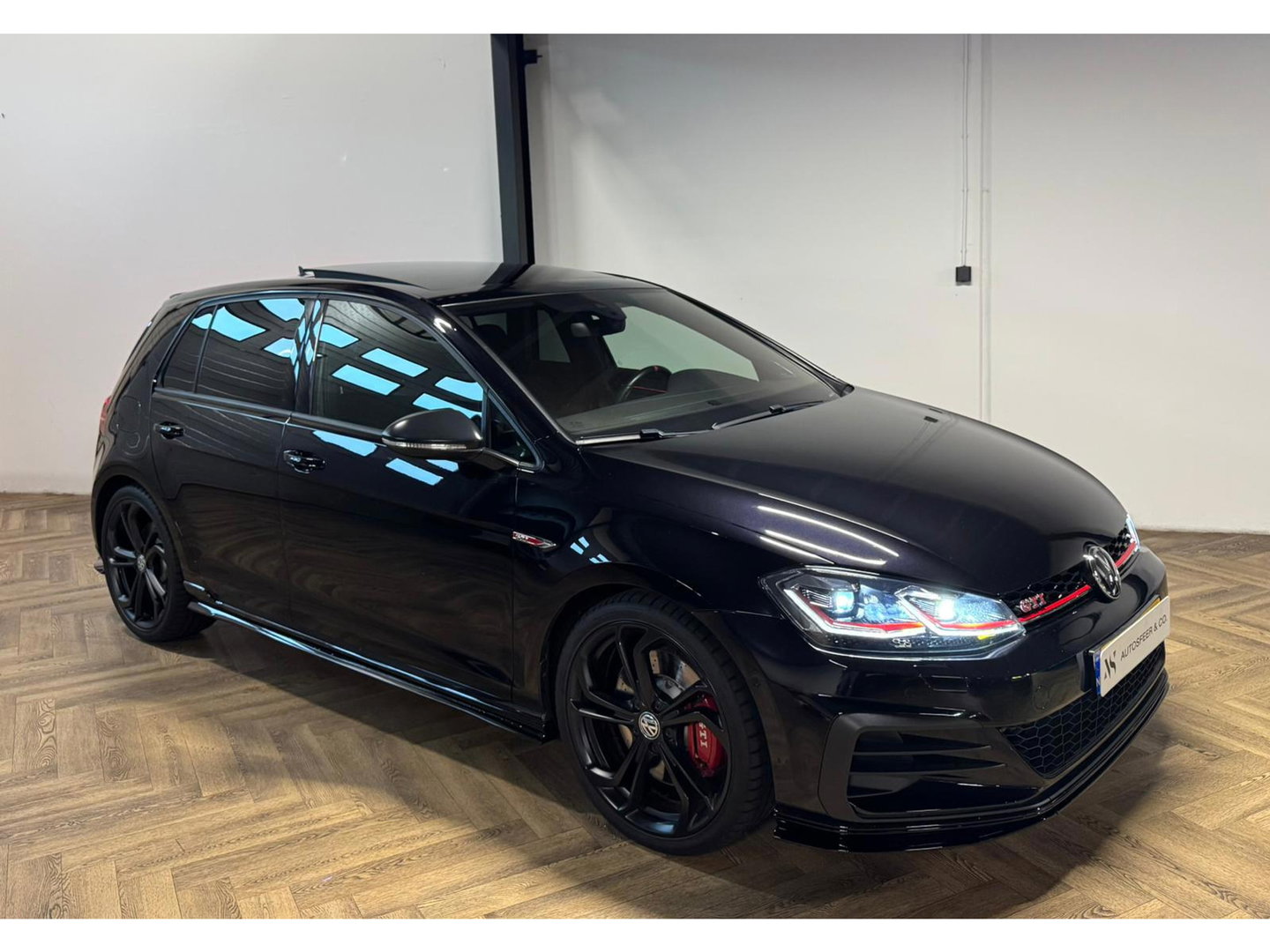 Volkswagen Golf 2.0 TSI GTI TCR PANO KEYLESS