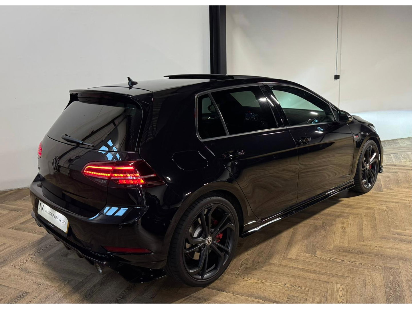 Volkswagen Golf 2.0 TSI GTI TCR PANO KEYLESS