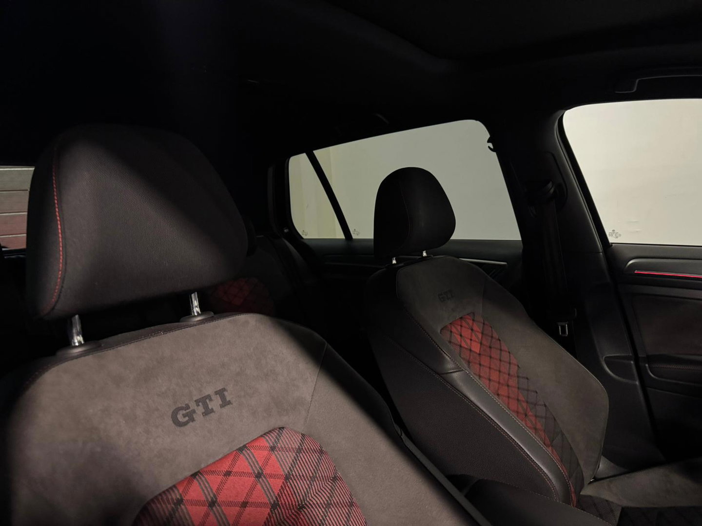 Volkswagen Golf 2.0 TSI GTI TCR PANO KEYLESS