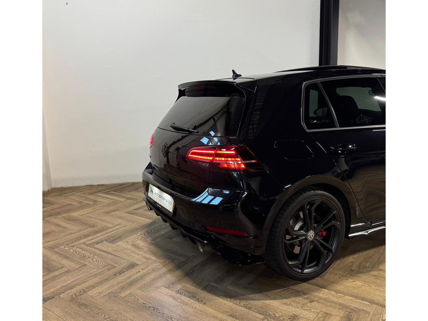 Volkswagen Golf 2.0 TSI GTI TCR PANO KEYLESS