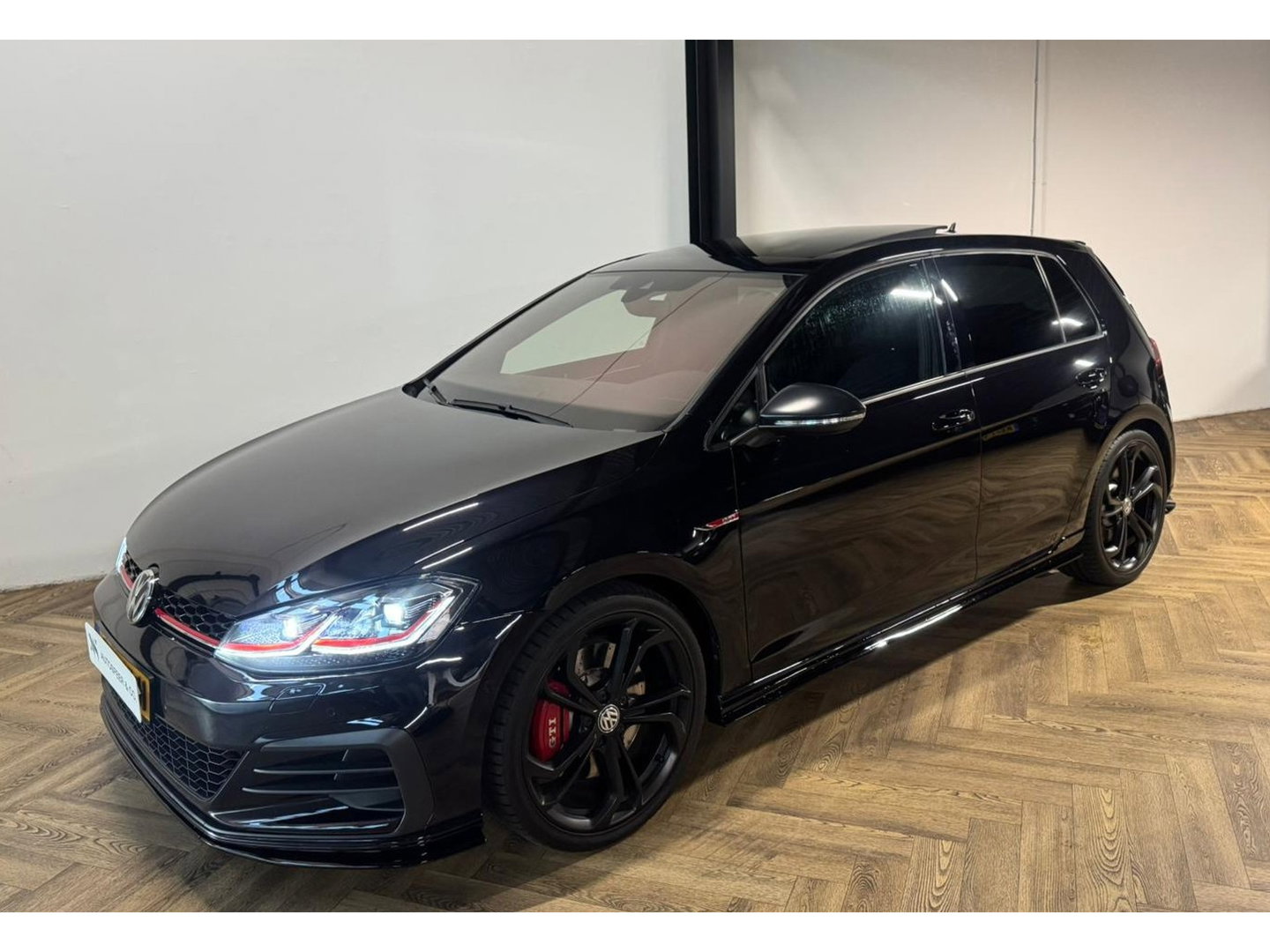 Volkswagen Golf 2.0 TSI GTI TCR PANO KEYLESS