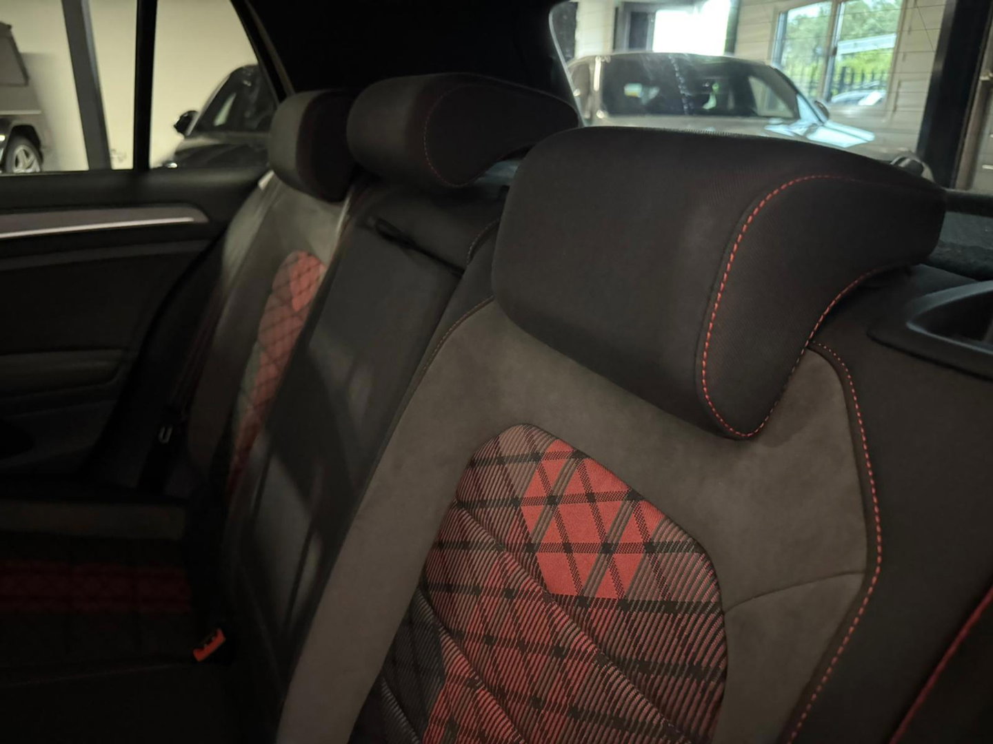 Volkswagen Golf 2.0 TSI GTI TCR PANO KEYLESS