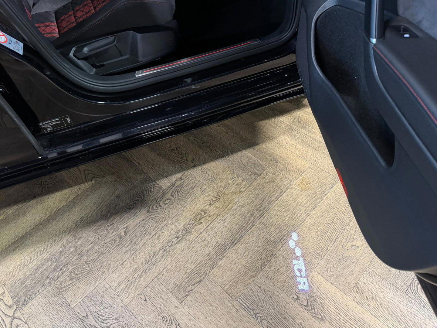 Volkswagen Golf 2.0 TSI GTI TCR PANO KEYLESS