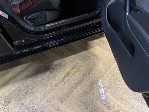 Volkswagen Golf 2.0 TSI GTI TCR PANO KEYLESS