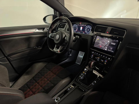 Volkswagen Golf 2.0 TSI GTI TCR PANO KEYLESS