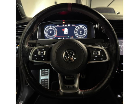 Volkswagen Golf 2.0 TSI GTI TCR PANO KEYLESS