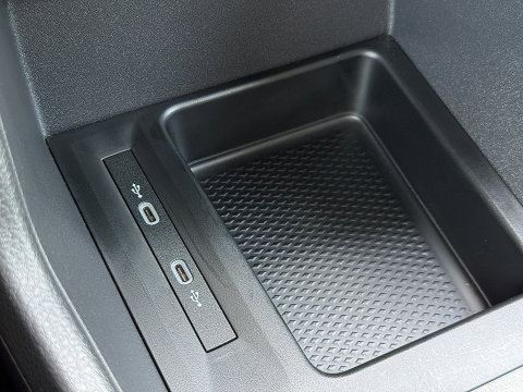 Volkswagen Caddy Cargo 2.0 TDI Trend | Achterklep | Stoelverwarming | Camera | Airconditioning | Bluetooth | DAB+ | Multifunctioneel Stuurwiel | Parkeersensoren |