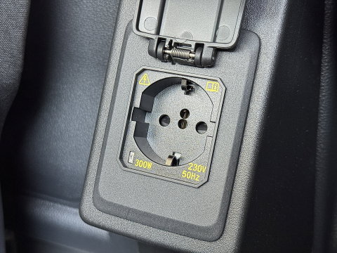 Volkswagen Caddy Cargo 2.0 TDI Trend | Achterklep | Stoelverwarming | Camera | Airconditioning | Bluetooth | DAB+ | Multifunctioneel Stuurwiel | Parkeersensoren |