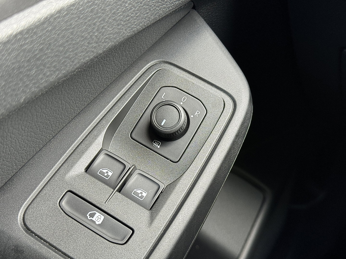 Volkswagen Caddy Cargo 2.0 TDI Trend | Achterklep | Stoelverwarming | Camera | Airconditioning | Bluetooth | DAB+ | Multifunctioneel Stuurwiel | Parkeersensoren |