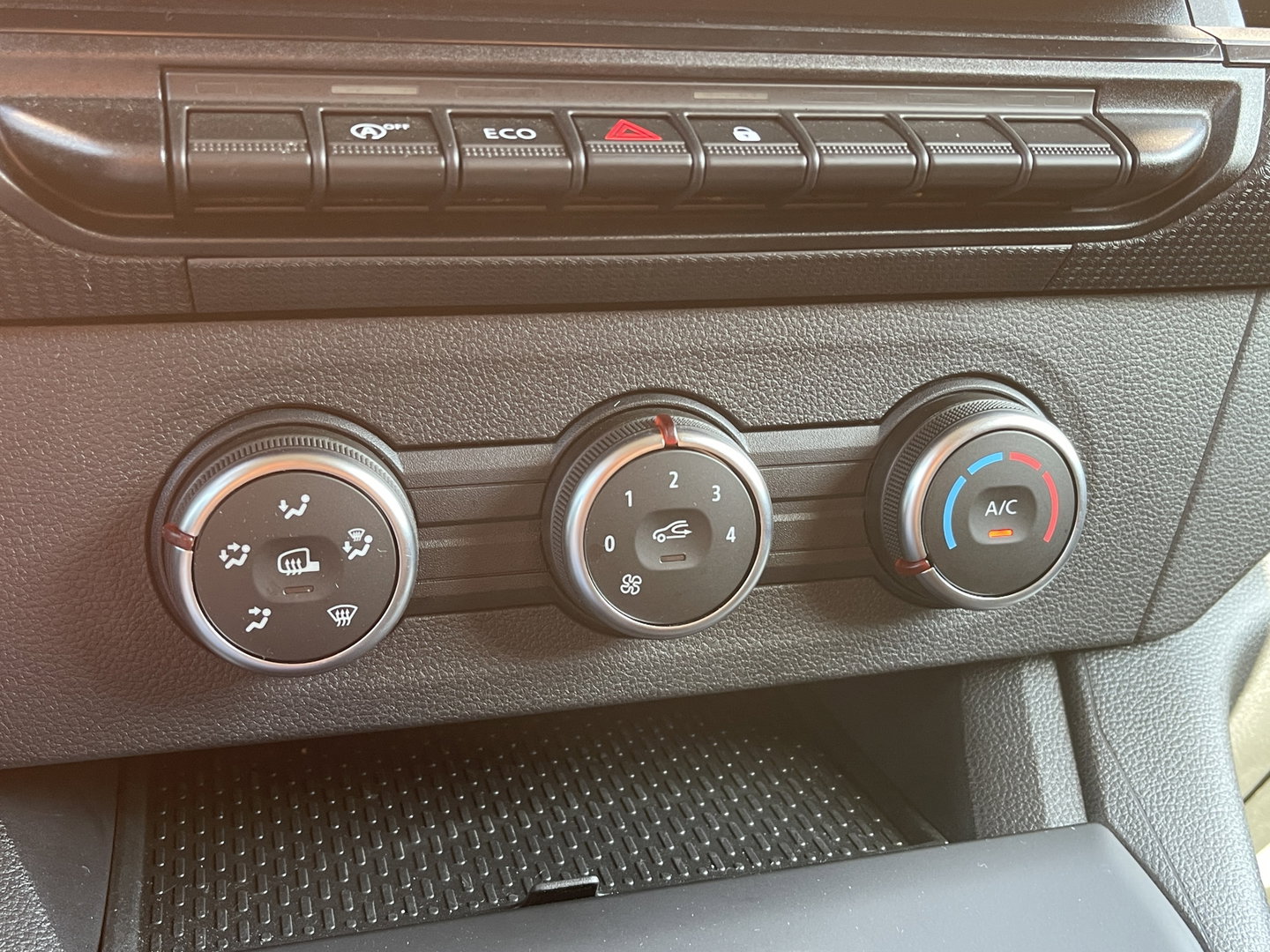 Renault Kangoo 1.3 TCe | Unieke Kilometerstand! | Airconditioning | Led | DAB | Multifunctioneel Stuurwiel | Automatische Verlichting |