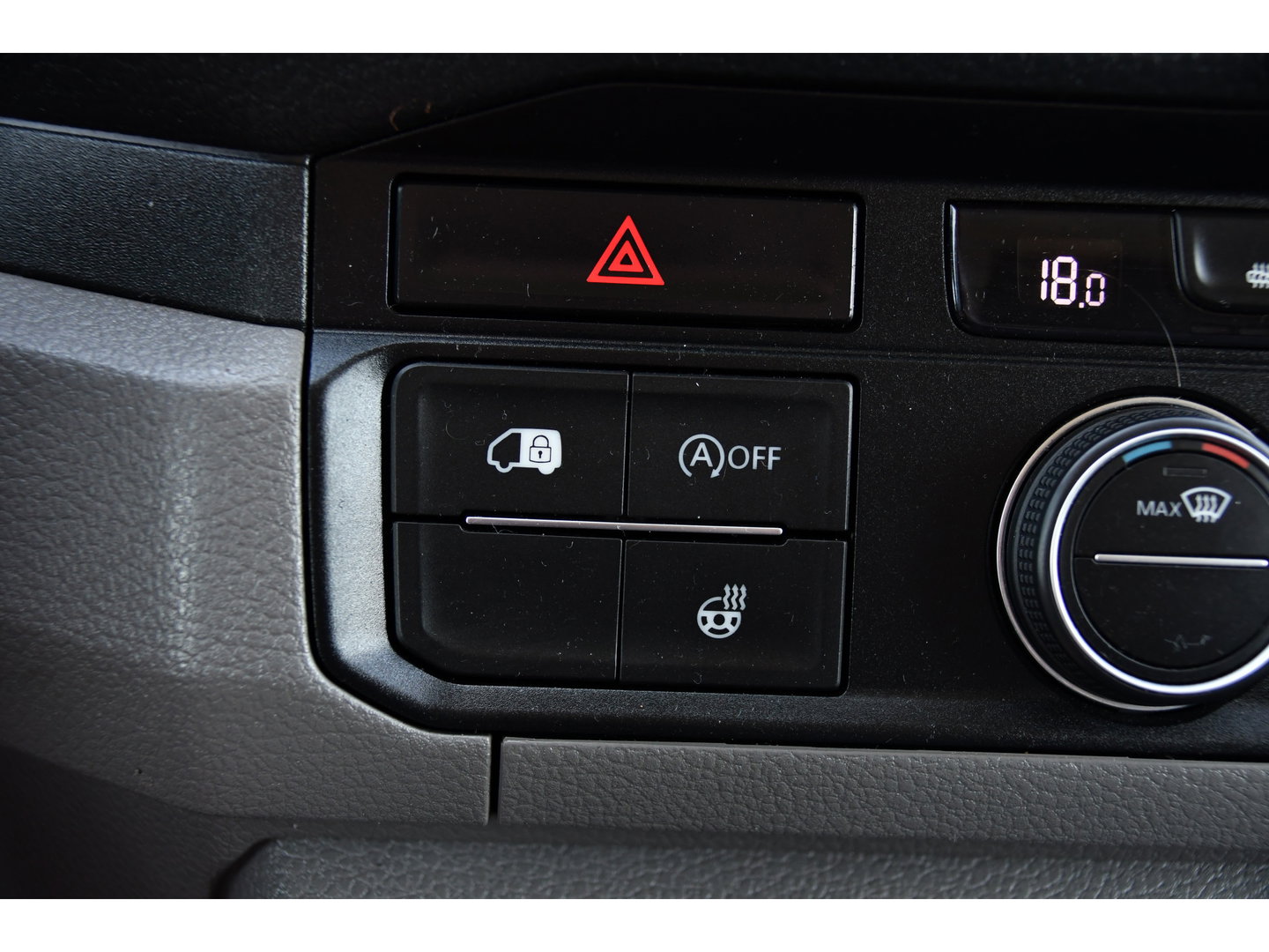 MAN TGE 3.180 2.0 L3H2 PB Edition Camera, Cruise, Carplay, LED, Clima, Stoelverwarming, Trekhaak, Standkachel, Uniek!