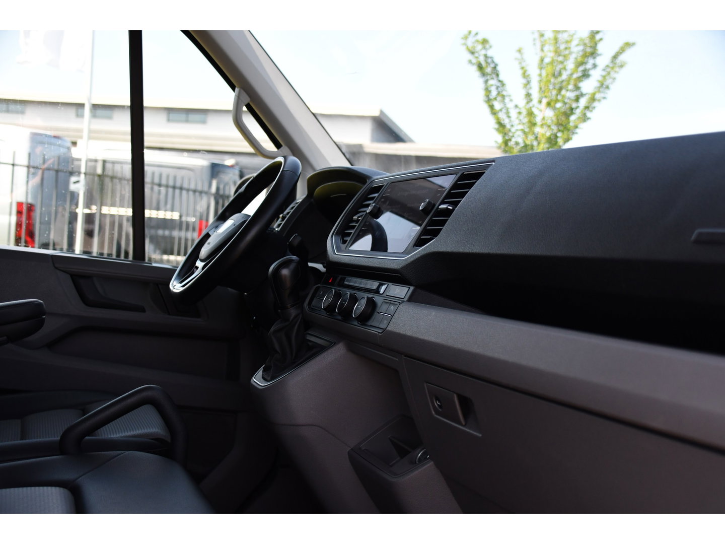 MAN TGE 3.180 2.0 L3H2 PB Edition Camera, Cruise, Carplay, LED, Clima, Stoelverwarming, Trekhaak, Standkachel, Uniek!