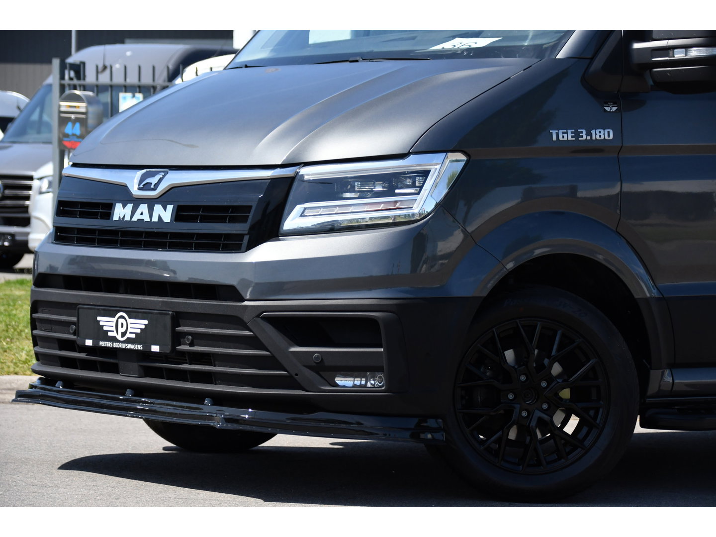 MAN TGE 3.180 2.0 L3H2 PB Edition Camera, Cruise, Carplay, LED, Clima, Stoelverwarming, Trekhaak, Standkachel, Uniek!