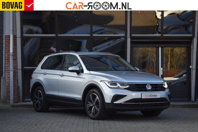 Volkswagen Tiguan - 1.5 TSI Life Business Camera ACC Keyless IQ.LIGHT