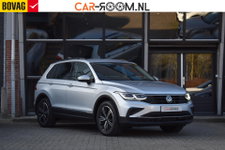 Volkswagen Tiguan - 1.5 TSI Life Business Camera ACC Keyless IQ.LIGHT