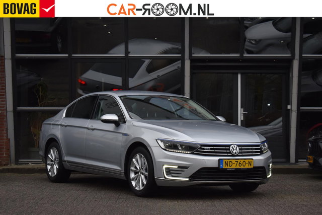Volkswagen Passat - 1.4 TSI GTE Carplay Leder Sfeerverlichting