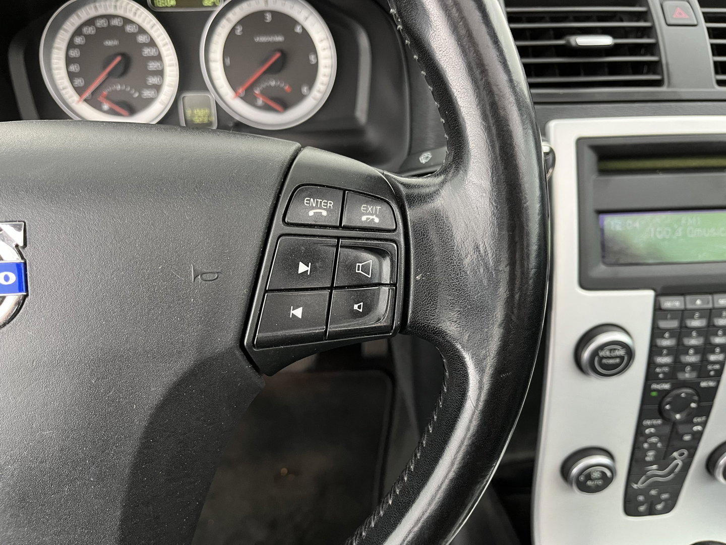 Volvo C70 Convertible 2.0 D3 Summum Plus Line Aut *LEATHER | XENON | MEMORY-PACK | CRUISE | PDC | TOWBAR | AIRSCARF | NAVI-FULLMAP | HEATED-COMFORTSEATS | 18''ALU*