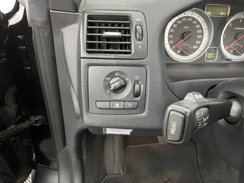 Volvo C70 Convertible 2.0 D3 Summum Plus Line Aut *LEATHER | XENON | MEMORY-PACK | CRUISE | PDC | TOWBAR | AIRSCARF | NAVI-FULLMAP | HEATED-COMFORTSEATS | 18''ALU*