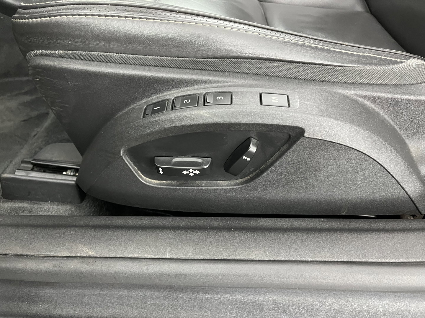 Volvo C70 Convertible 2.0 D3 Summum Plus Line Aut *LEATHER | XENON | MEMORY-PACK | CRUISE | PDC | TOWBAR | AIRSCARF | NAVI-FULLMAP | HEATED-COMFORTSEATS | 18''ALU*