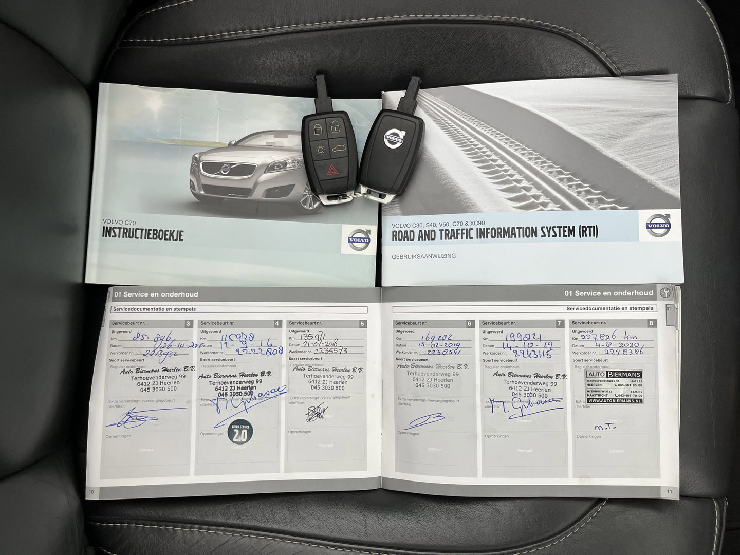 Volvo C70 Convertible 2.0 D3 Summum Plus Line Aut *LEATHER | XENON | MEMORY-PACK | CRUISE | PDC | TOWBAR | AIRSCARF | NAVI-FULLMAP | HEATED-COMFORTSEATS | 18''ALU*