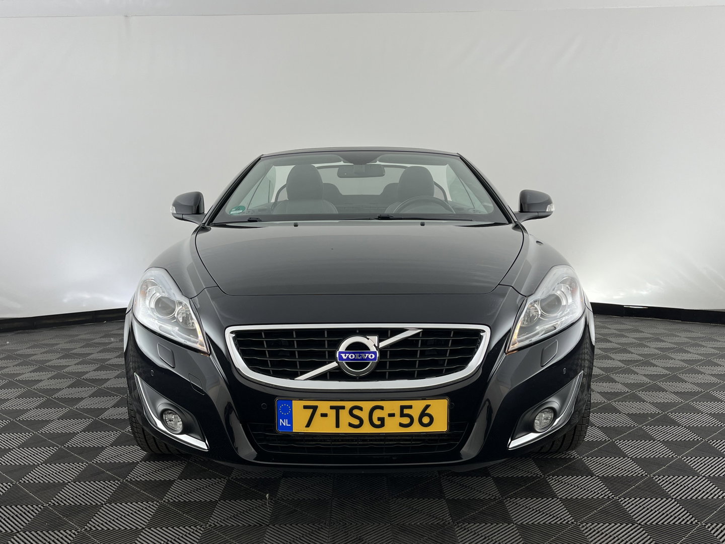 Volvo C70 Convertible 2.0 D3 Summum Plus Line Aut *LEATHER | XENON | MEMORY-PACK | CRUISE | PDC | TOWBAR | AIRSCARF | NAVI-FULLMAP | HEATED-COMFORTSEATS | 18''ALU*