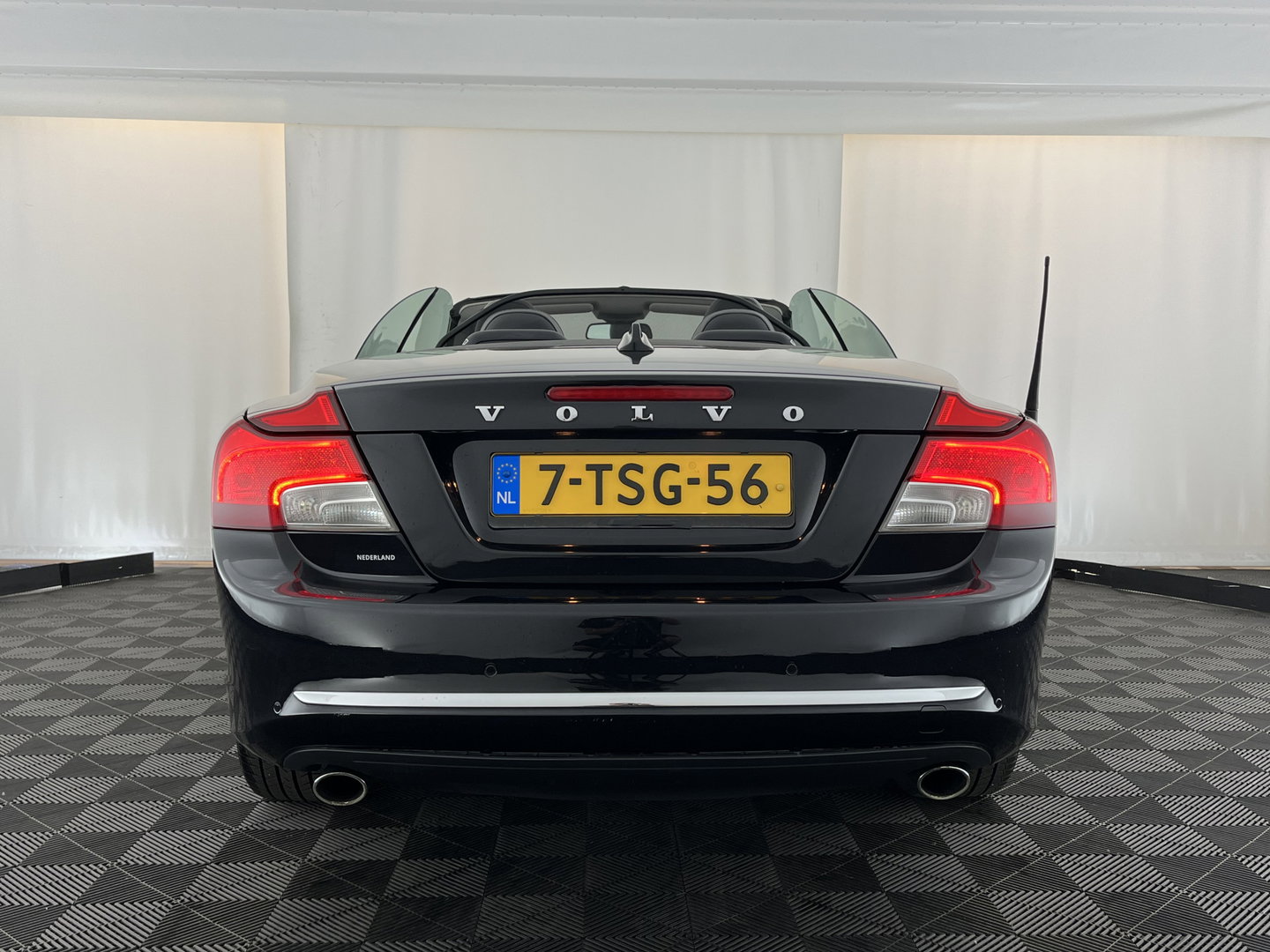 Volvo C70 Convertible 2.0 D3 Summum Plus Line Aut *LEATHER | XENON | MEMORY-PACK | CRUISE | PDC | TOWBAR | AIRSCARF | NAVI-FULLMAP | HEATED-COMFORTSEATS | 18''ALU*