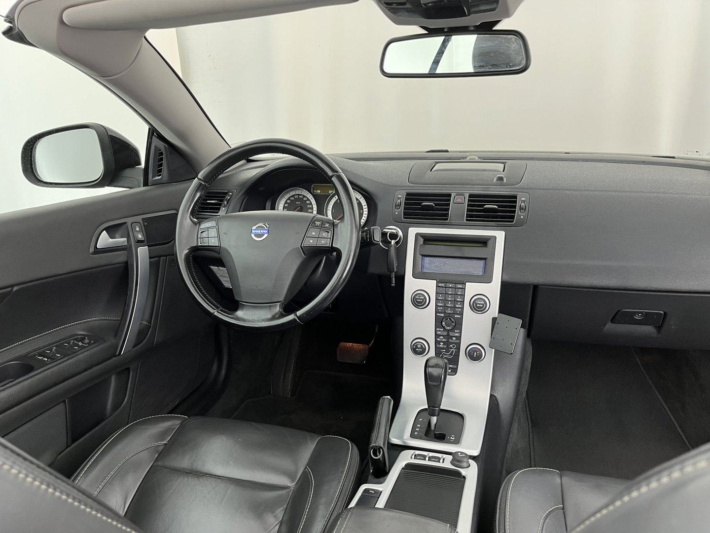 Volvo C70 Convertible 2.0 D3 Summum Plus Line Aut *LEATHER | XENON | MEMORY-PACK | CRUISE | PDC | TOWBAR | AIRSCARF | NAVI-FULLMAP | HEATED-COMFORTSEATS | 18''ALU*