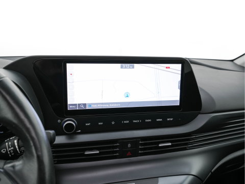 Hyundai Bayon 1.0 T-GDI Premium Sky MHEV (INCL-BTW) *PANO | ADAPTIVE-CRUISE | FULL-LED | BOSE-SOUND | BLINDSPOT | DIGI-COCKPIT | HEATED-SPORTSEATS | CAMERA | DAB | KEYLESS | PRIVACYGLASS | TOWBAR | 16''ALU*