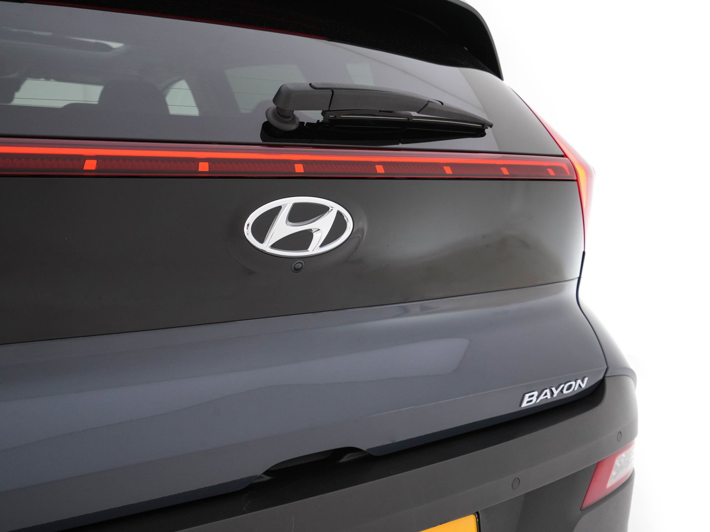 Hyundai Bayon 1.0 T-GDI Premium Sky MHEV (INCL-BTW) *PANO | ADAPTIVE-CRUISE | FULL-LED | BOSE-SOUND | BLINDSPOT | DIGI-COCKPIT | HEATED-SPORTSEATS | CAMERA | DAB | KEYLESS | PRIVACYGLASS | TOWBAR | 16''ALU*
