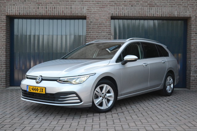 Volkswagen Golf - Variant 1.0 TSI Life | Trekhaak | Camera | Stoelverwarming | NAP