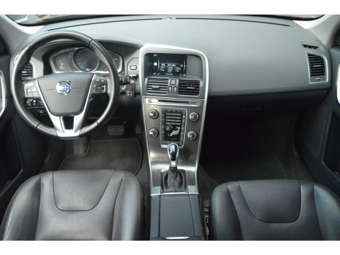 Volvo XC60 T5 FWD Summum | Leer | Dealer onderhouden | Stoelverwarming | Automaat | Cruise Control | All-Seasons |