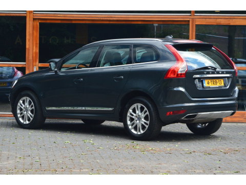 Volvo XC60 T5 FWD Summum | Leer | Dealer onderhouden | Stoelverwarming | Automaat | Cruise Control | All-Seasons |